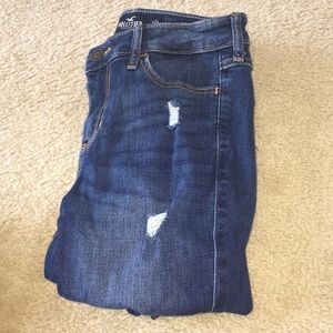 Dark wash Hollister jeans!